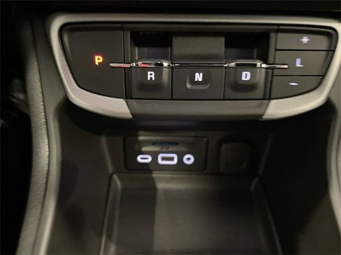 Used 2022 GMC Terrain SLT image 25