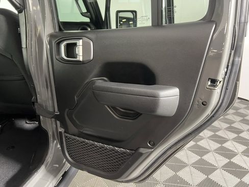 Used 2023 Jeep Wrangler Unlimited image 30