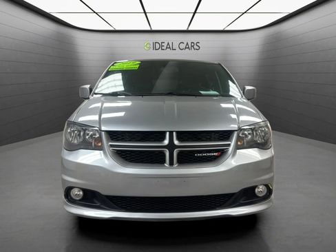 Used 2019 Dodge Grand Caravan GT FWD image 2