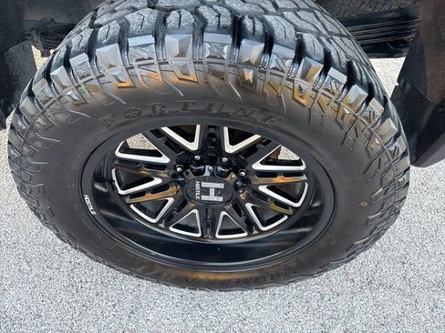 Used 2023 GMC Sierra 2500 AT4 image 33