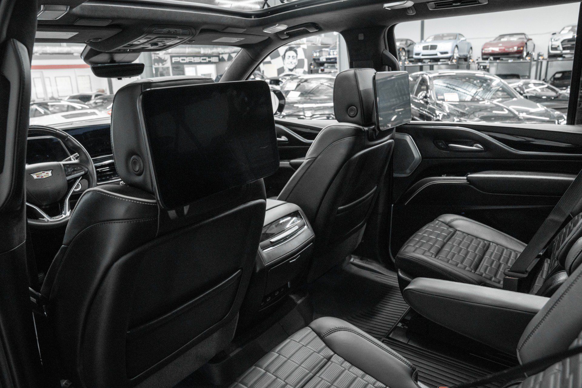 Used 2024 Cadillac Escalade ESV V w/ LPO, Floor Liner Package AWD/4WD image 27