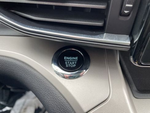 Used 2022 Ford Explorer XLT w/ Equipment Group 202A image 23