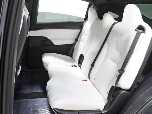 Used 2024 Tesla Model X AWD/4WD image 32