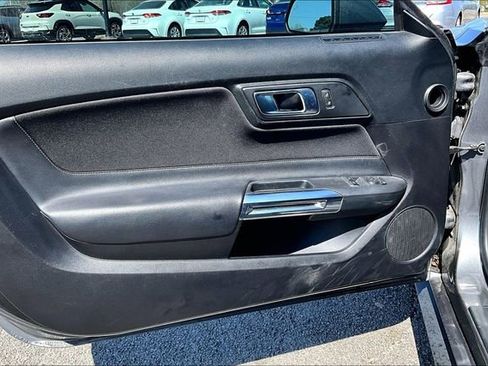 Used 2022 Ford Mustang GT RWD image 17