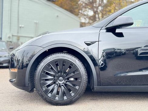 Used 2021 Tesla Model Y Long Range image 10