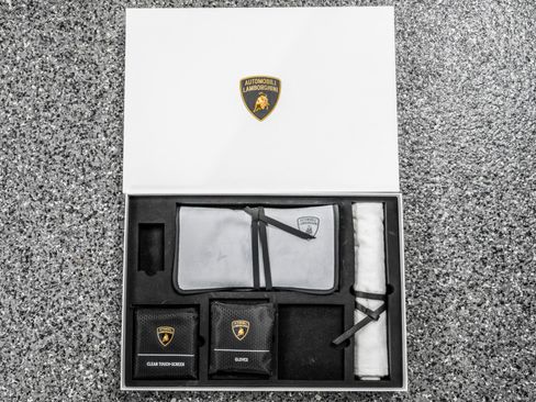 Used 2021 Lamborghini Huracan STO image 34