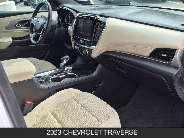 Used 2023 Chevrolet Traverse LT AWD/4WD image 27