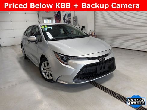 Used 2021 Toyota Corolla LE image 1
