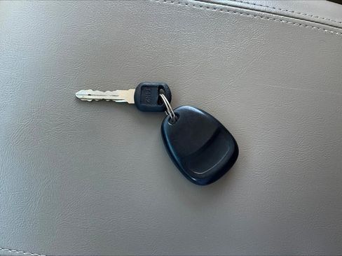 Used 2005 GMC Yukon Denali AWD/4WD image 33