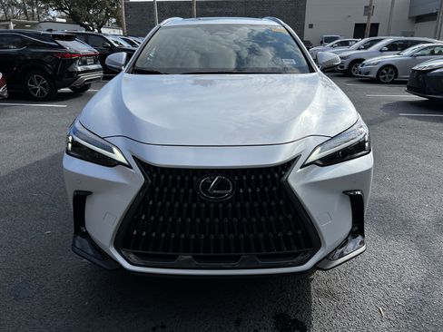 Used 2025 Lexus NX 250 FWD w/ Premium Package image 3
