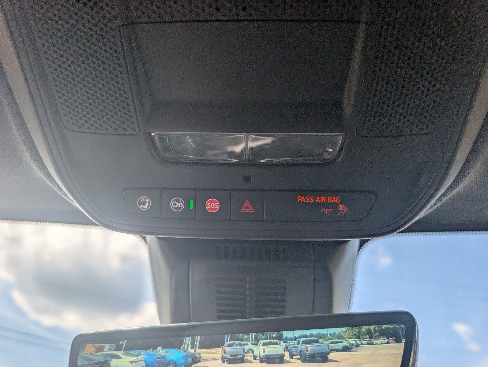 Used 2025 Chevrolet Equinox LT w/ Convenience Package II FWD image 19