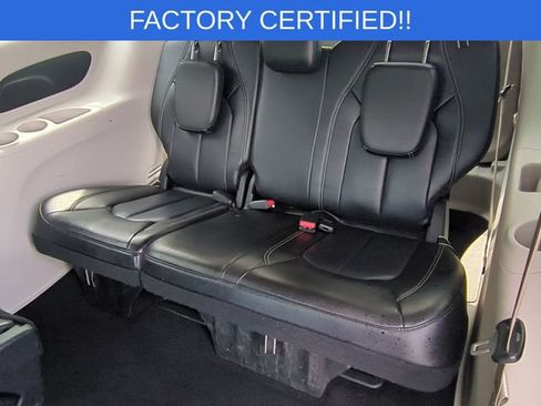 Certified 2023 Chrysler Pacifica Touring-L FWD image 29