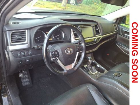 Used 2018 Toyota Highlander Limited AWD/4WD image 12