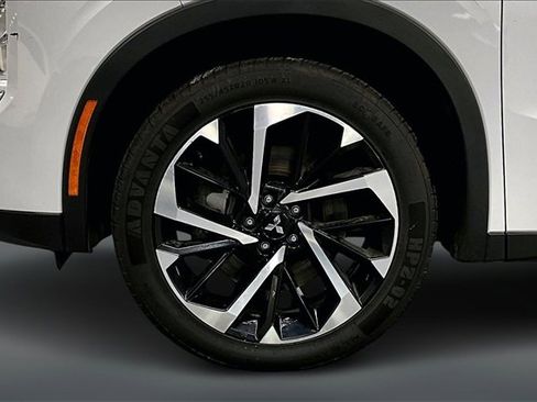 Used 2022 Mitsubishi Outlander SE image 29