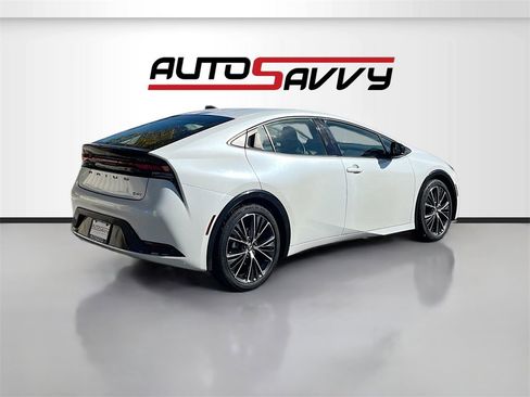 Used 2024 Toyota Prius XLE image 7