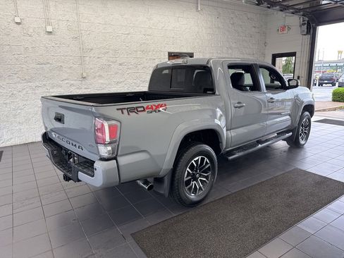 Used 2021 Toyota Tacoma TRD Sport w/ TRD Premium Sport Package AWD/4WD image 8