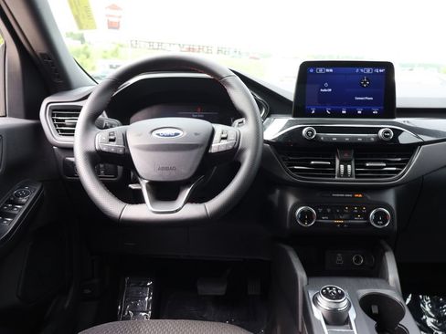 Certified 2025 Ford Escape ST-Line AWD/4WD image 19
