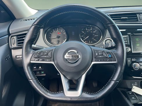 Used 2020 Nissan Rogue SV w/ Premium Package AWD/4WD image 23