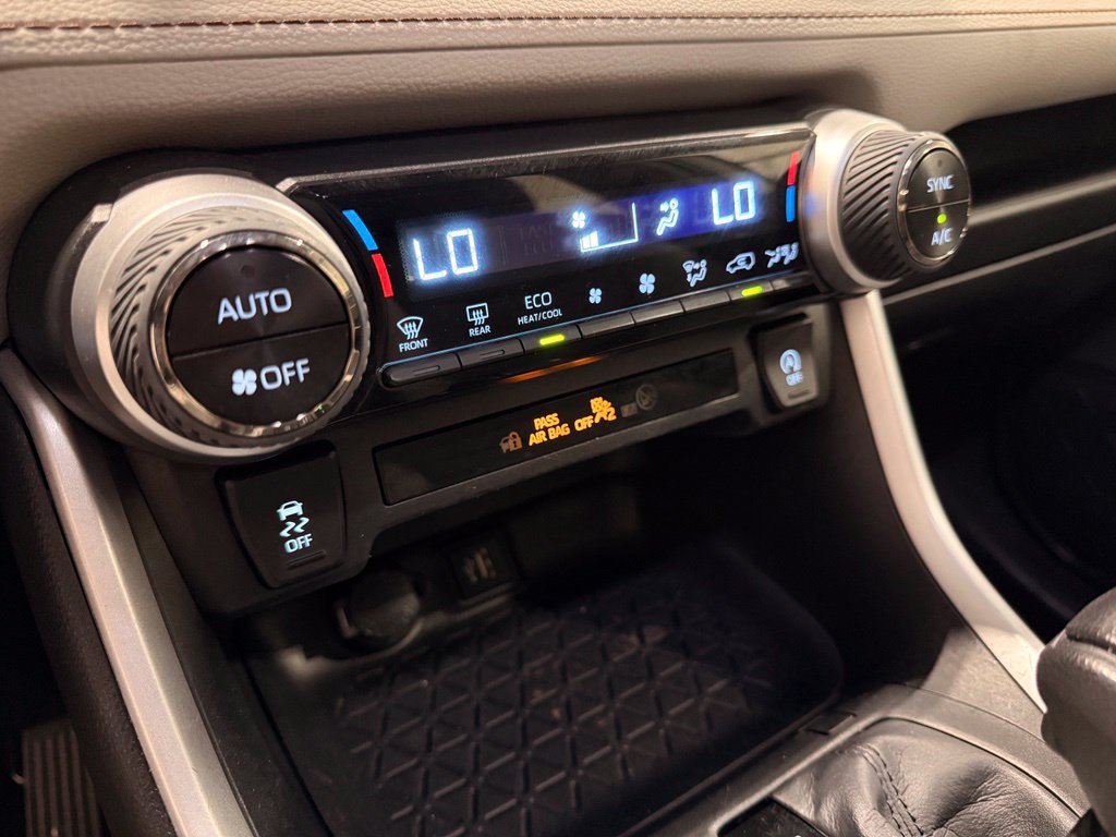 Used 2023 Toyota RAV4 XLE w/ Convenience Package FWD image 27