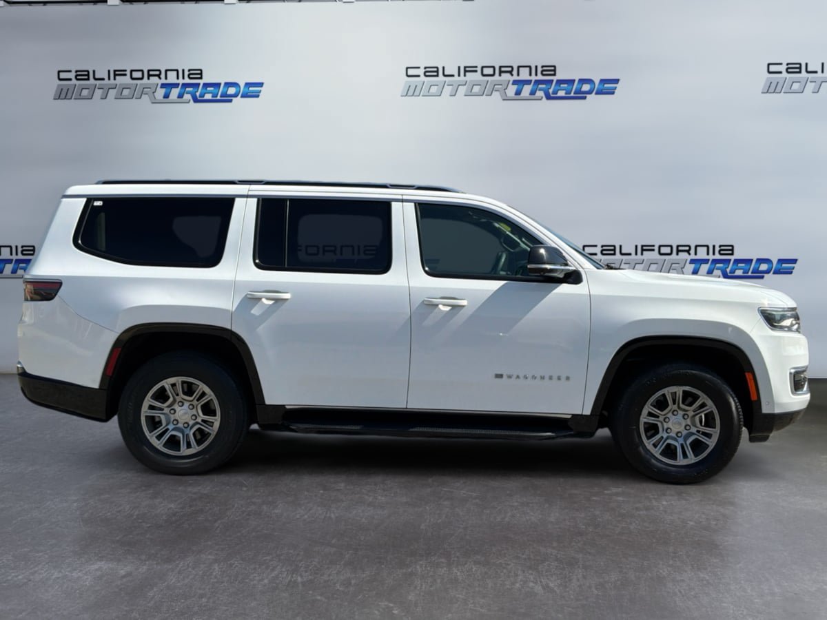 Used 2023 Jeep Wagoneer 2WD w/ Convenience Group I image 4