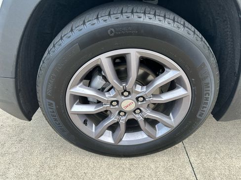 Used 2023 GMC Terrain SLT image 5