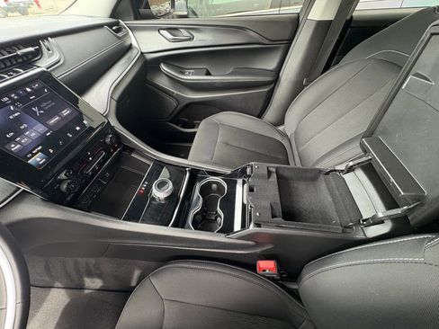 Used 2023 Jeep Grand Cherokee L Laredo w/ Luxury Tech Group I image 22