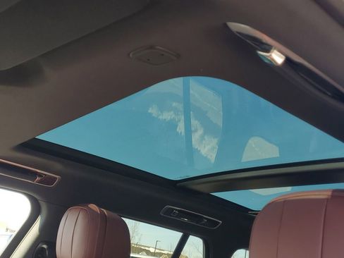 New 2026 Land Rover Range Rover SE image 8