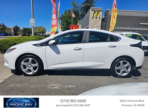 Used 2018 Chevrolet Volt LT FWD image 4