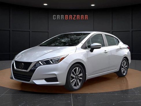 Used 2020 Nissan Versa SV image 2