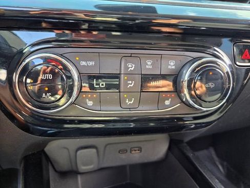 Used 2024 Chevrolet Trax ACTIV w/ Driver Confidence Package FWD image 28