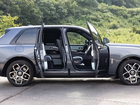 Certified 2022 Rolls-Royce Cullinan w/ Cullinan Package AWD/4WD image 73