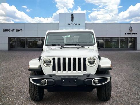 Used 2019 Jeep Wrangler Unlimited Sahara image 2