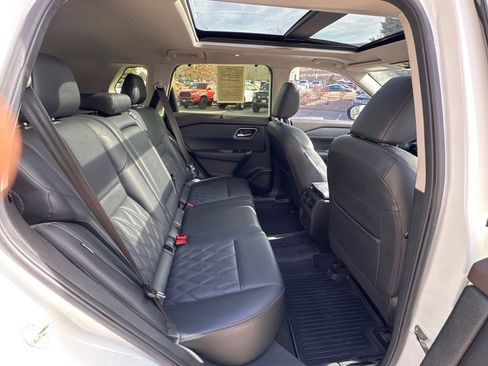 Used 2023 Nissan Rogue Platinum AWD/4WD image 17