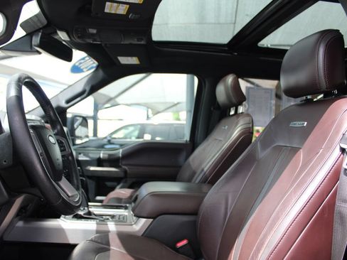 Used 2015 Ford F150 Platinum w/ Equipment Group 701A Luxury AWD/4WD image 7