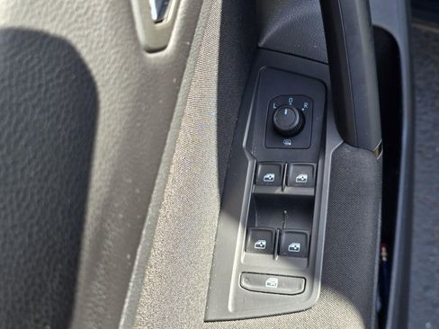 Used 2019 Volkswagen Tiguan S w/ Driver Assistance Package FWD image 14