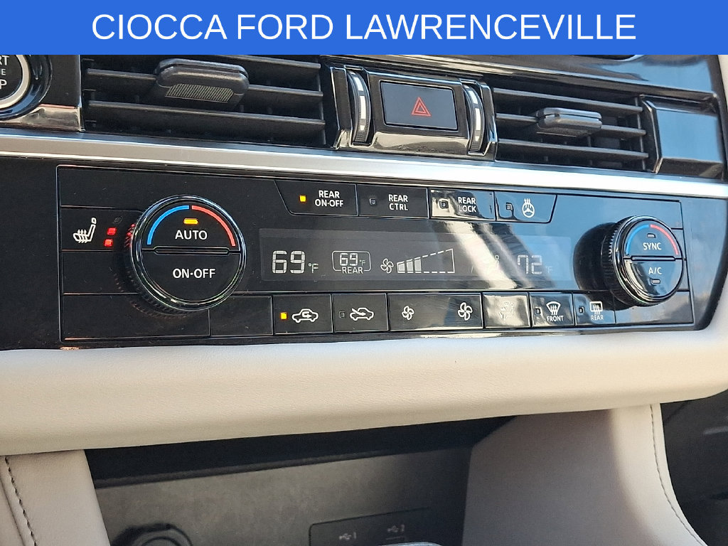Used 2023 Nissan Pathfinder SL AWD/4WD image 20