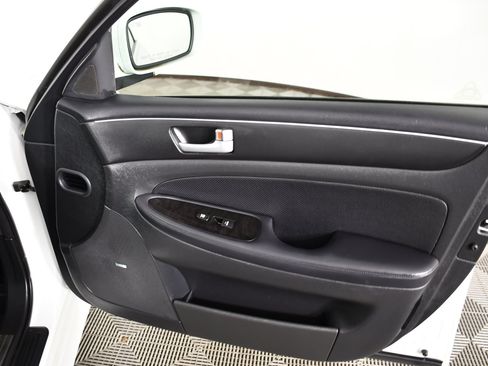 Used 2013 Hyundai Genesis 5.0 R-Spec RWD image 41