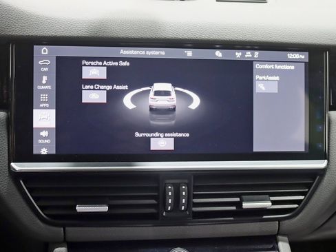 Used 2019 Porsche Cayenne image 19