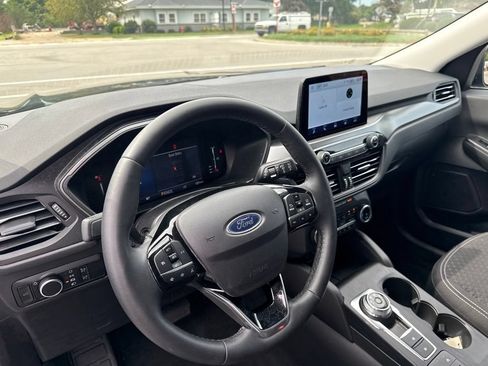 Used 2024 Ford Escape Active AWD/4WD image 11