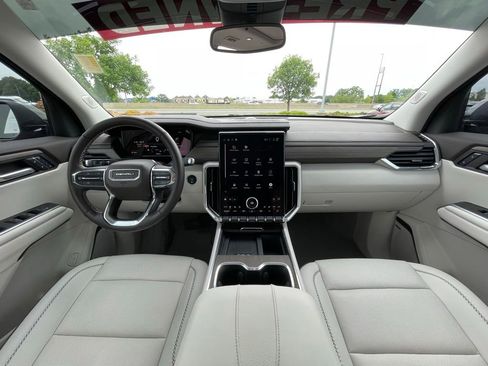 Used 2024 GMC Acadia Denali FWD image 29