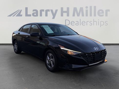 Used 2021 Hyundai Elantra SE image 7