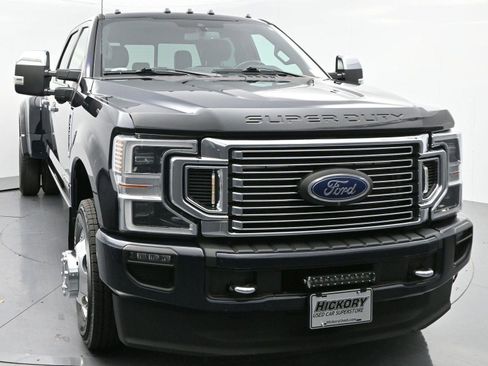 Used 2022 Ford F350 Platinum AWD/4WD image 2