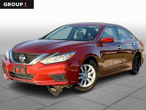 Used 2017 Nissan Altima 2.5 S w/ Power Driver Seat Package FWD image 1