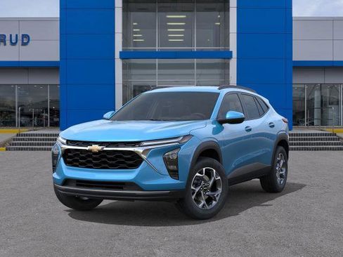 New 2026 Chevrolet Trax LT w/ Driver Confidence Package FWD image 30
