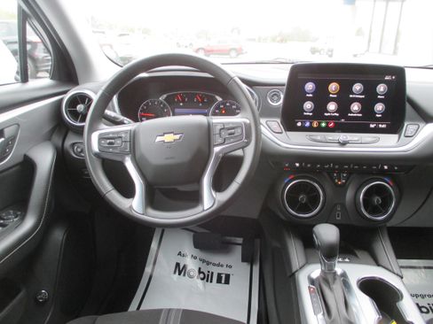Used 2024 Chevrolet Blazer LT w/ Convenience Package FWD image 12