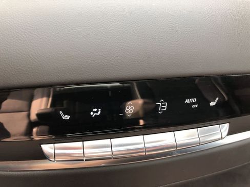 Used 2023 Cadillac Escalade Premium Luxury image 24