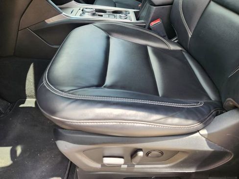 Used 2022 Ford Explorer XLT w/ Equipment Group 202A AWD/4WD image 23