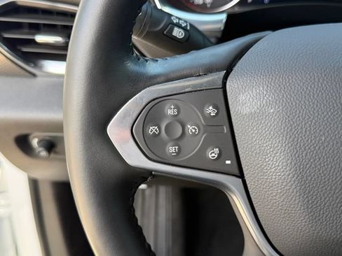Used 2022 Chevrolet Traverse Premier FWD image 18