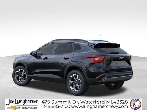 New 2026 Chevrolet Trax LT FWD image 3