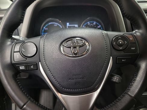Used 2017 Toyota RAV4 XLE AWD/4WD image 23